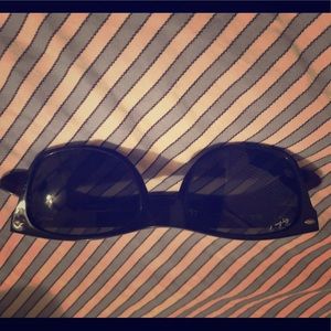 Rayban Tortoise sunglasses!